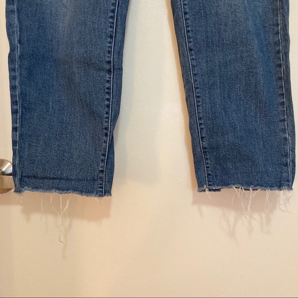 UNIQLO relaxed tapered mid-rise jeans - Picture 3 of 6